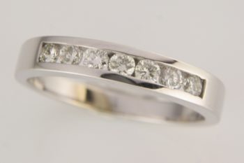 7 Stone Brilliant Round Cut Diamond Ring 00488