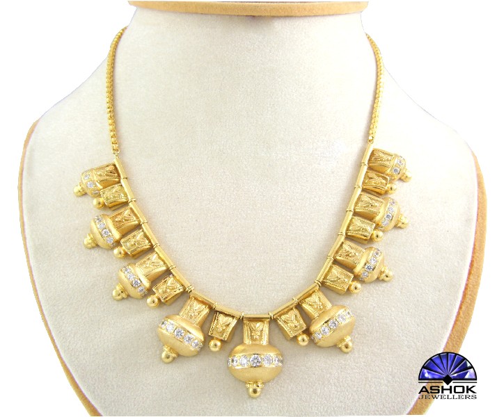 NECKPIECES 0014b
