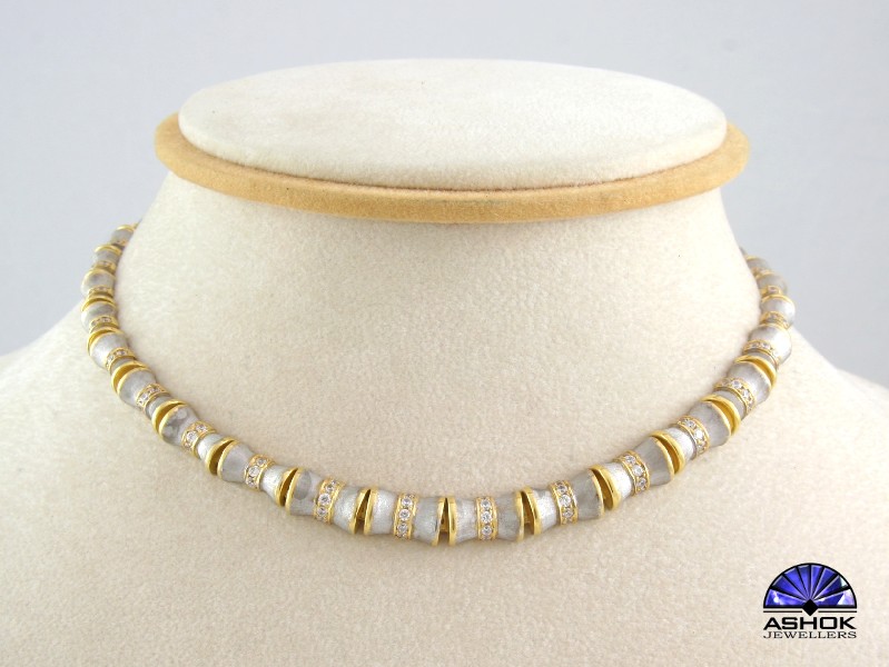 NECKPIECES 0054