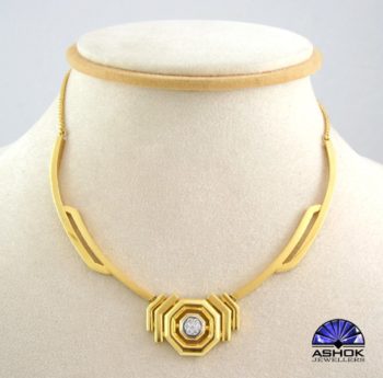 NECKPIECES 0056