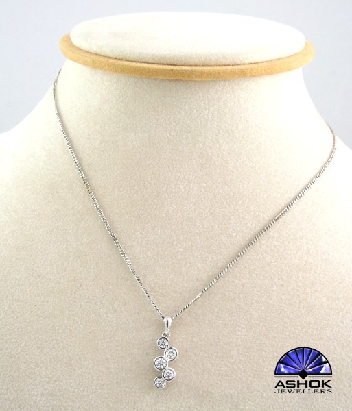 Neckchain 0074