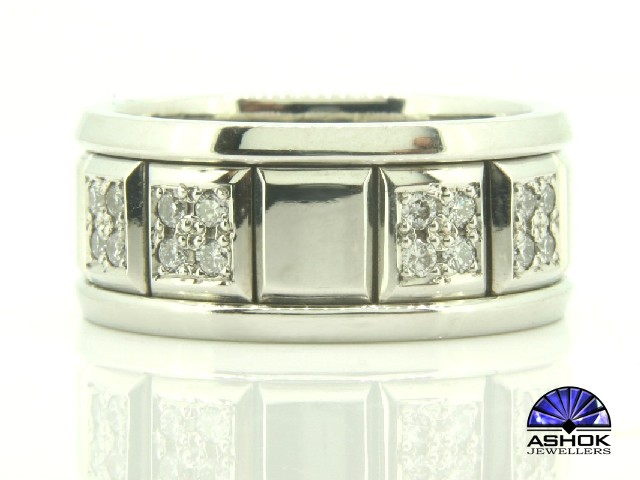 White Gold Gents Swivel Ring with Diamond Detail - Image 4