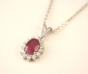 White Gold Neckchain & Ruby Pendant