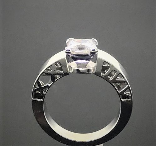 Ladies Diamond Ring - Image 4