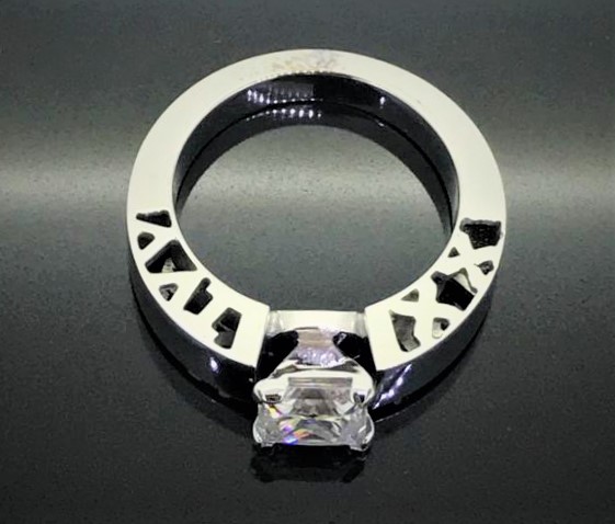 Ladies Diamond Ring - Image 2