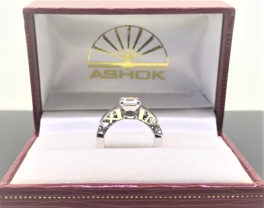 Ladies Diamond Ring - Image 6