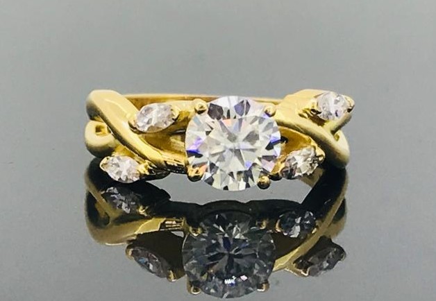 Ladies Ring